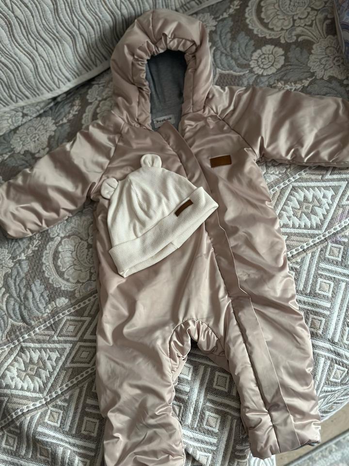 демисезонный комбинезон с шапочкой booboo