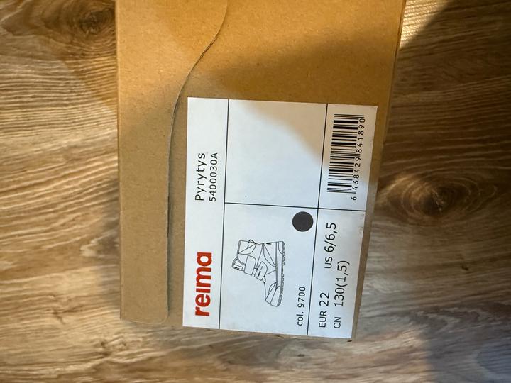 зимние сапоги Reima