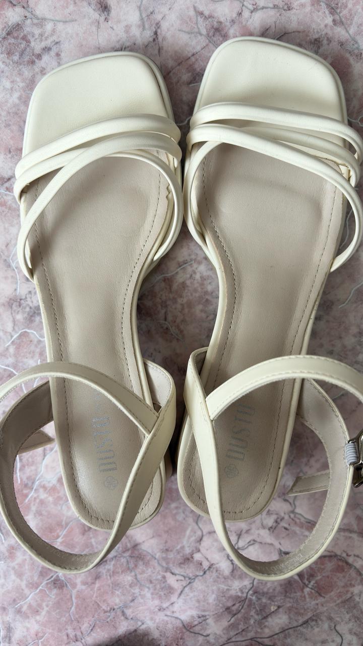 Босоножки Dusto