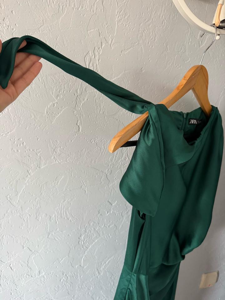 Платье Zara