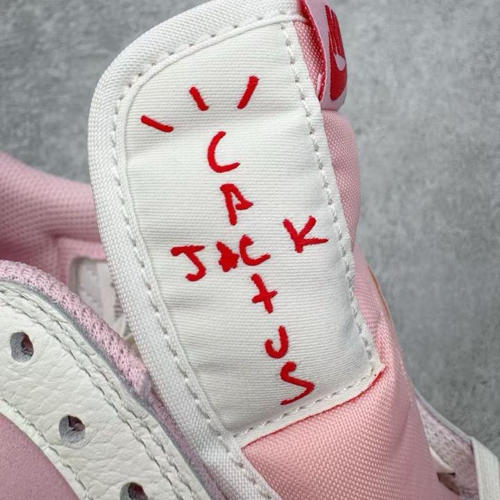Кроссовки Travis Scott x Air Jordan 1 Low OG 'Shy Pink