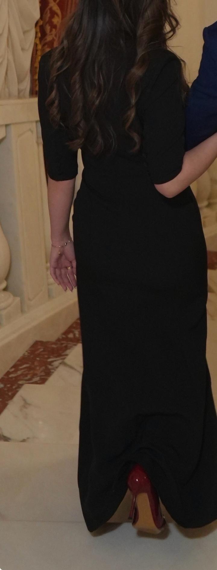 Черное платье