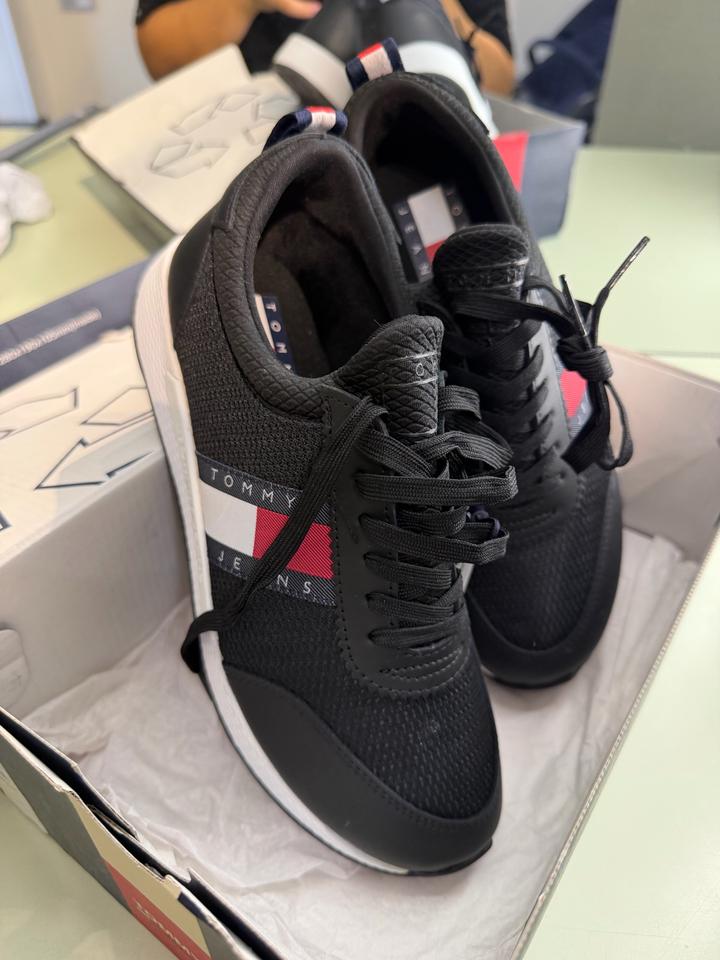 Кроссовки Tommy Hilfiger