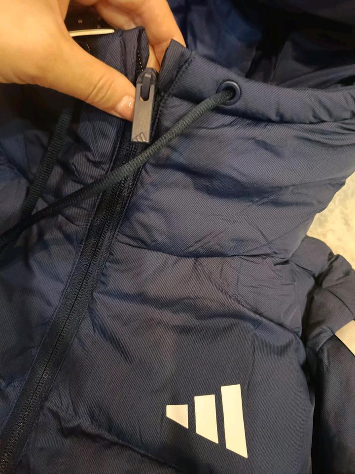 Пуховик новый Adidas оригинал, размер М
