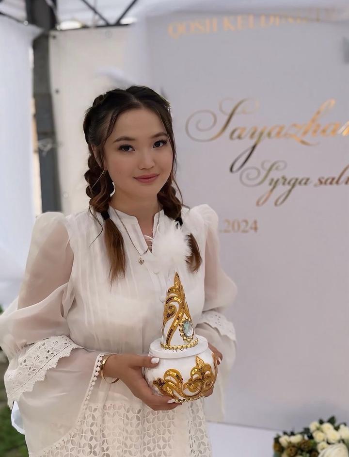 Белое платье