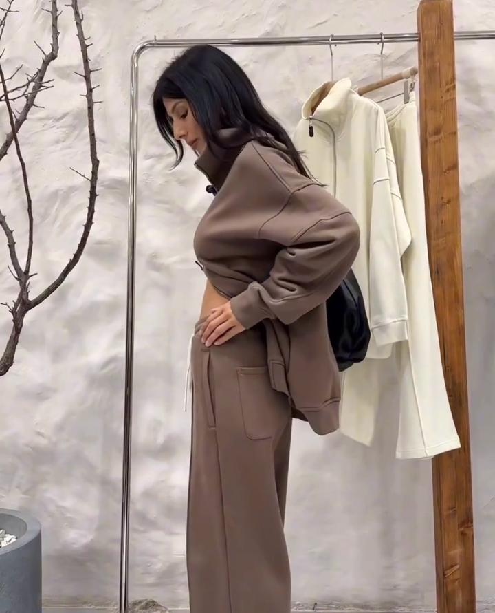 Спортивный костюм в стиле спорт шик