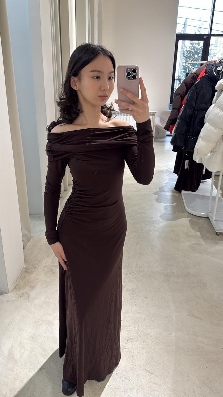 Платье коричневые с открытыми плечами