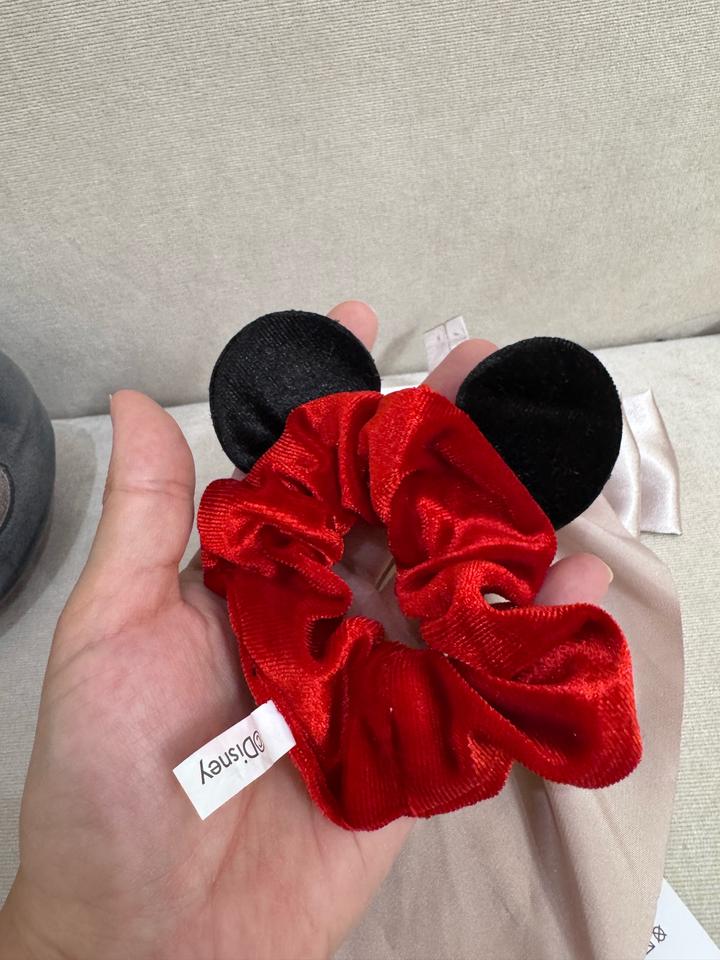 2 заколки и резинка