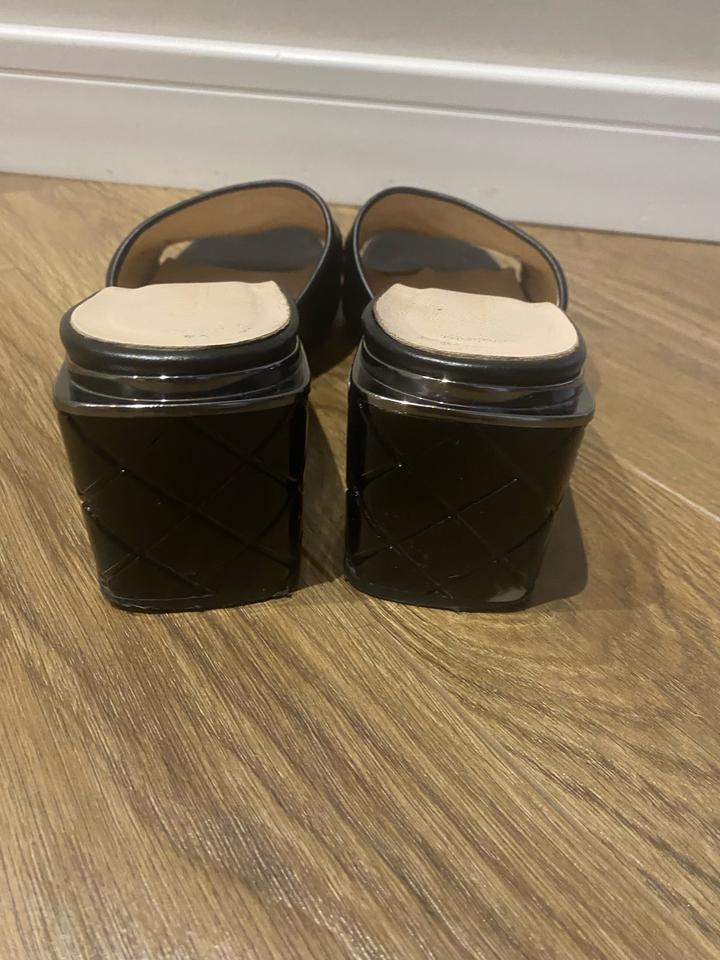 Продам элегантные шлепки