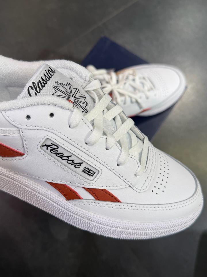 Женские кроссовки Reebok