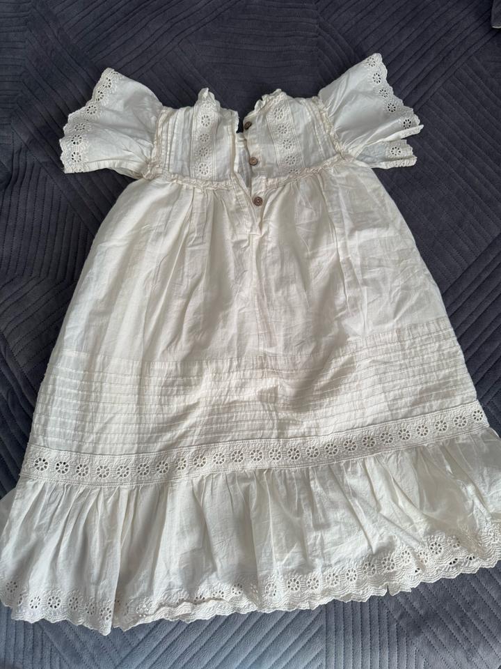 Лёгкое летнее белое платье