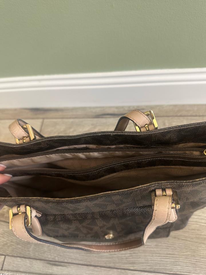 Сумка от Michael Kors
