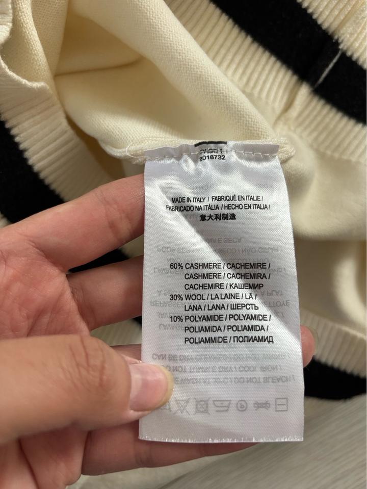 Новая кофта Chanel с бирками