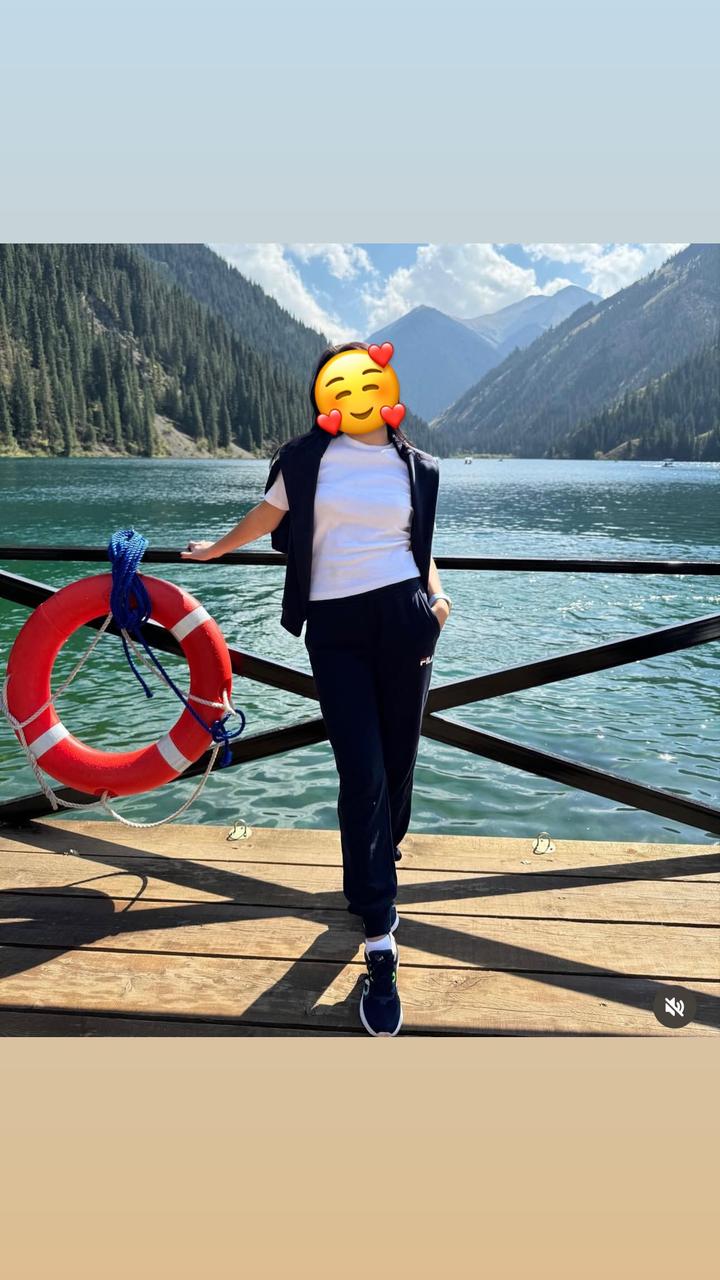 Продается спортивный костюм