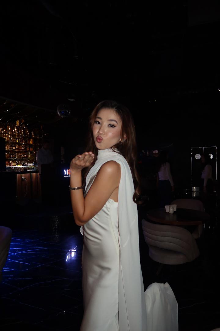 Платье со шлейфом