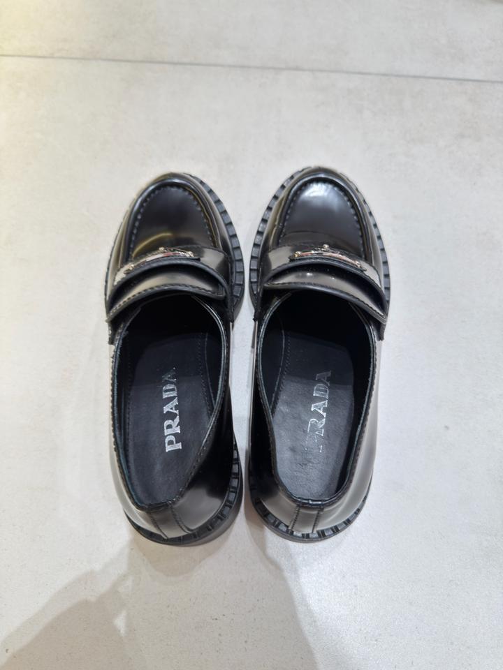 Лоферы Prada