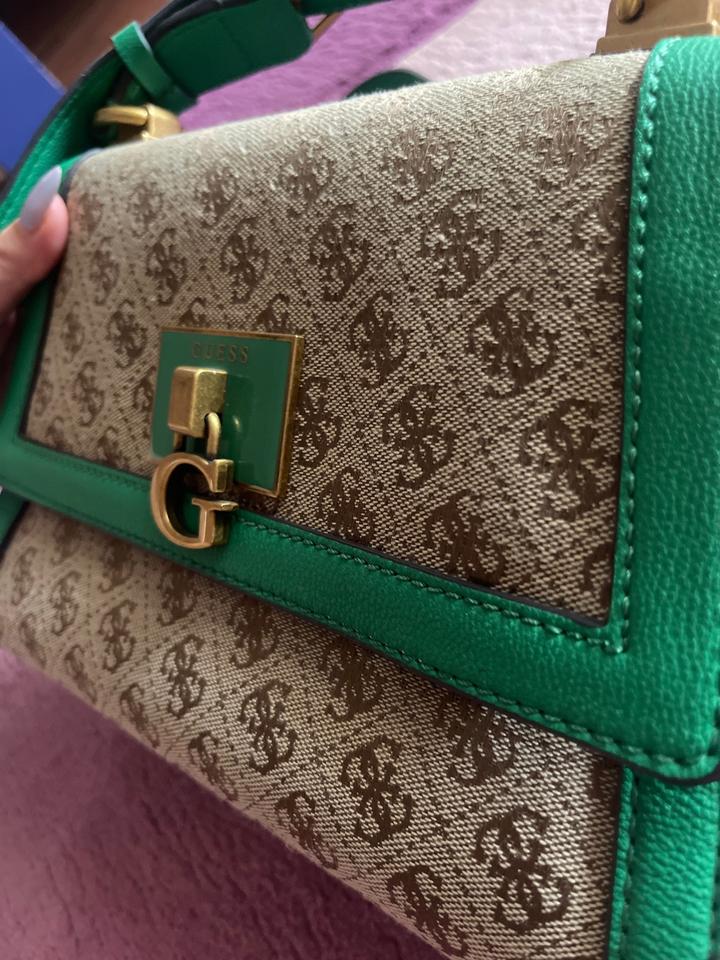 Сумочка Guess