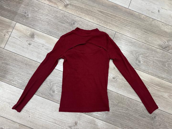 Лонгслив,кофта с вырезом