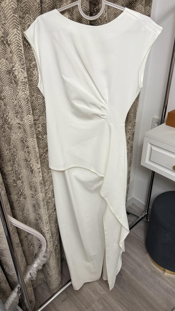 Белое платье