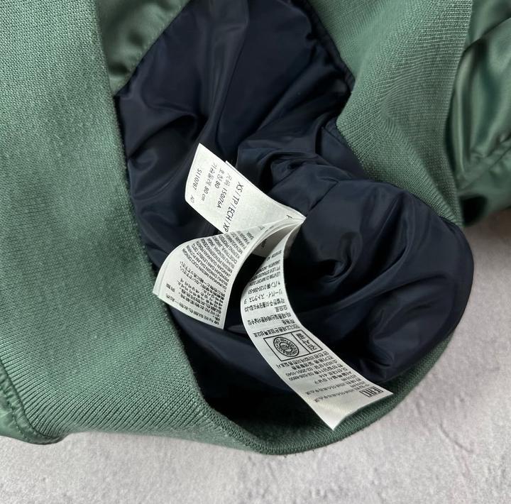 Бомбер Levi’s