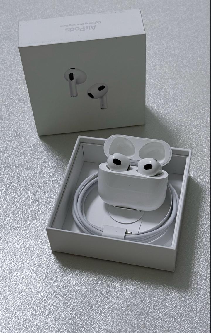 Apple AirPods 3 with MagSafe