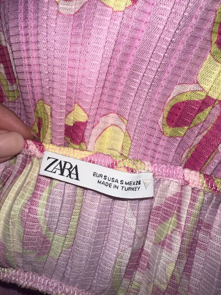 Розовое платье Zara