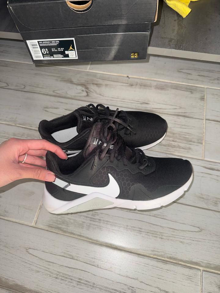 Кроссовки Nike