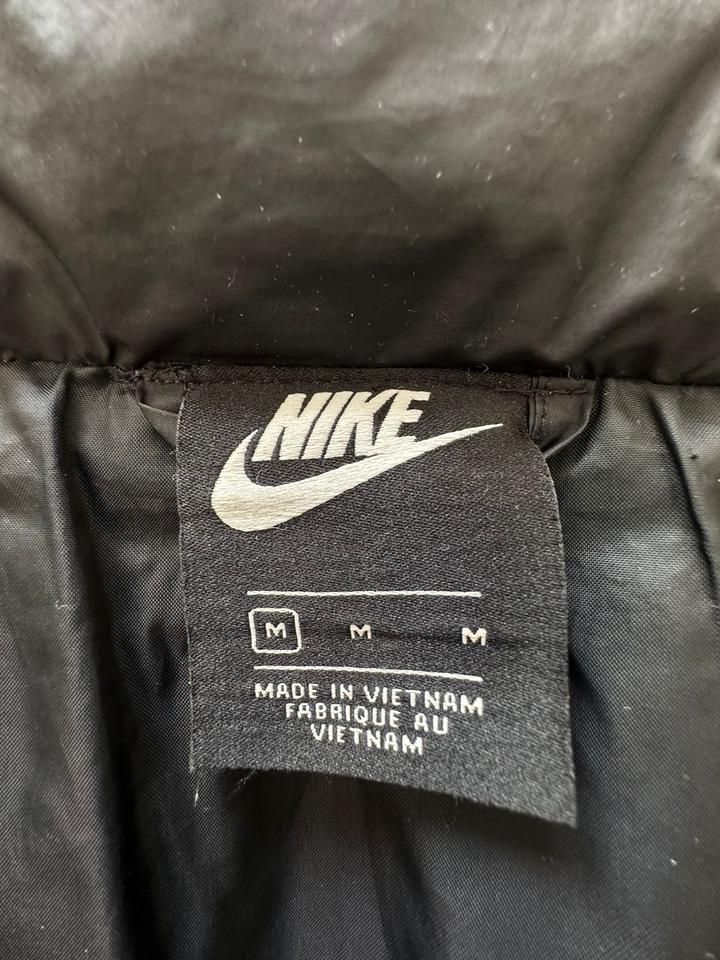 Пуховик стеганый женский NIKE