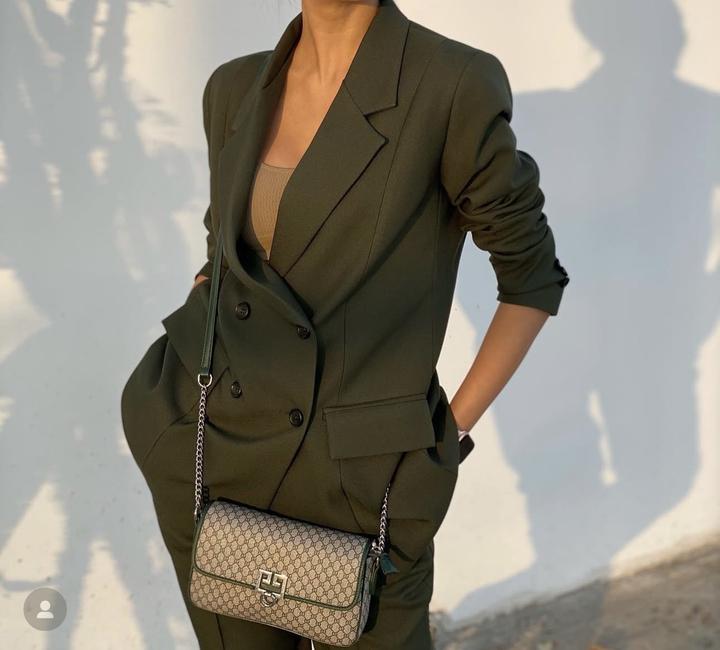 Брючный костюм GAURI | Глубокий зеленый | S