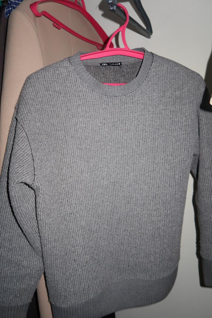 Свитер zara.