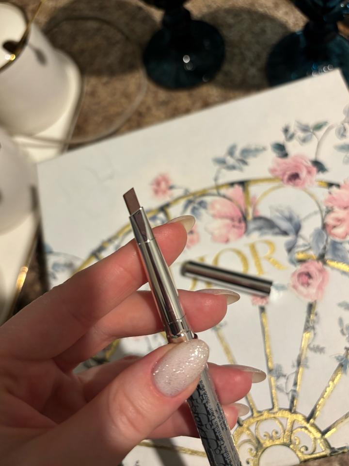 Карандаш для бровей