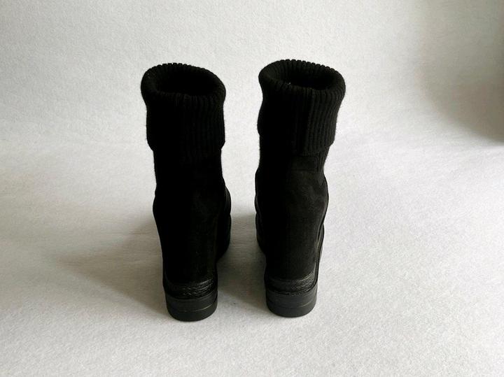 Ботинки на скрытой платформе 38 размер из искусственной замши с отворотом манжет