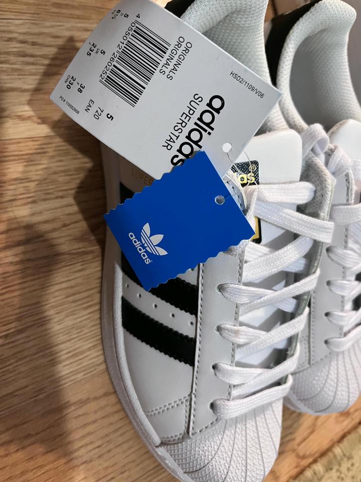 Adidas superstar