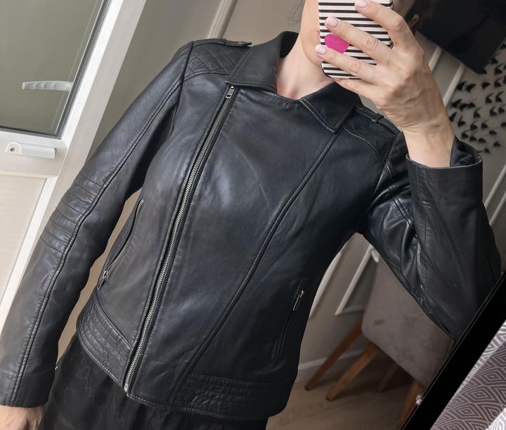 продаю кожаную куртку NAF NAF