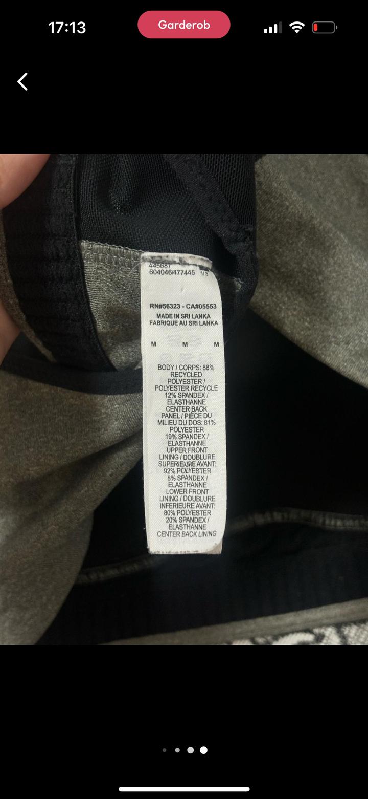 Продам оригинальный спортивный топ Nike