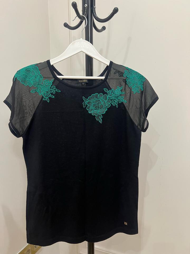 Трикотажная футболка Эскада