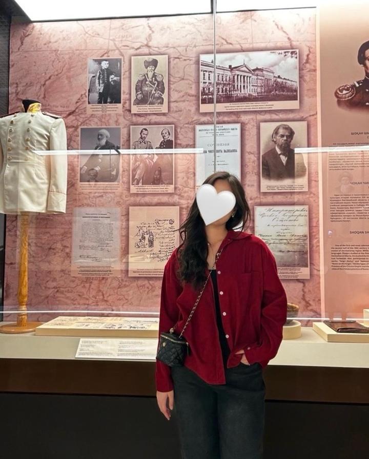 Бордовый рубашка