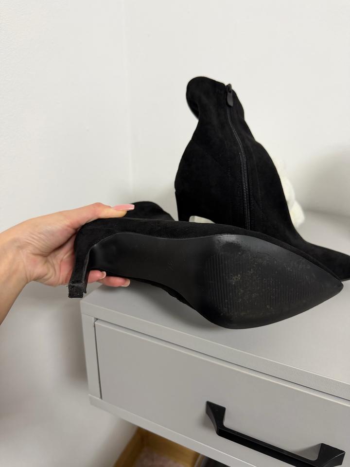 Черные ботильоны