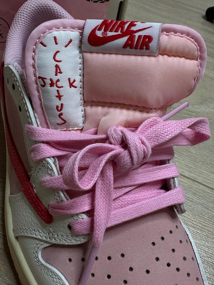 Кроссовки Travis Scott x Air Jordan 1 Low OG 'Shy Pink