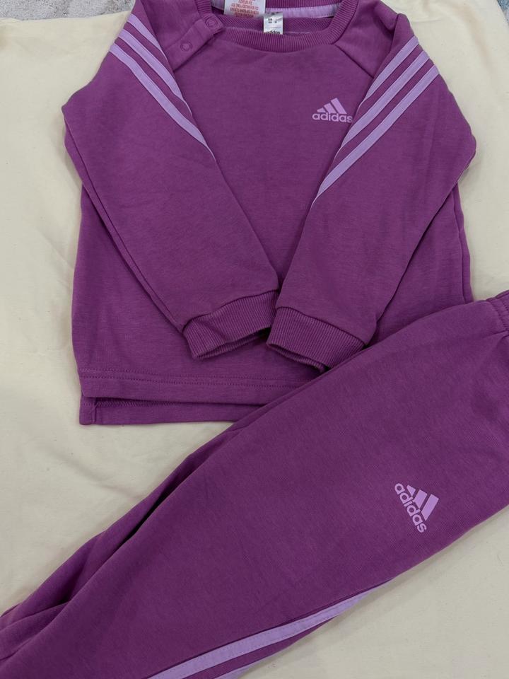 Спортивный Костюм для девочки Adidas.