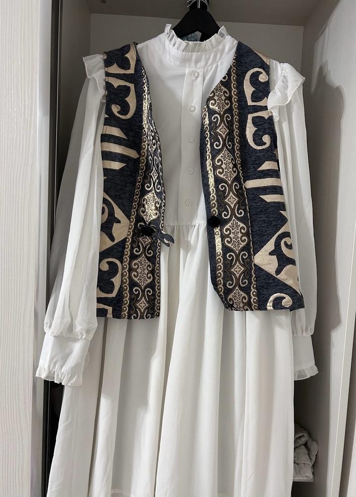 Белое платье