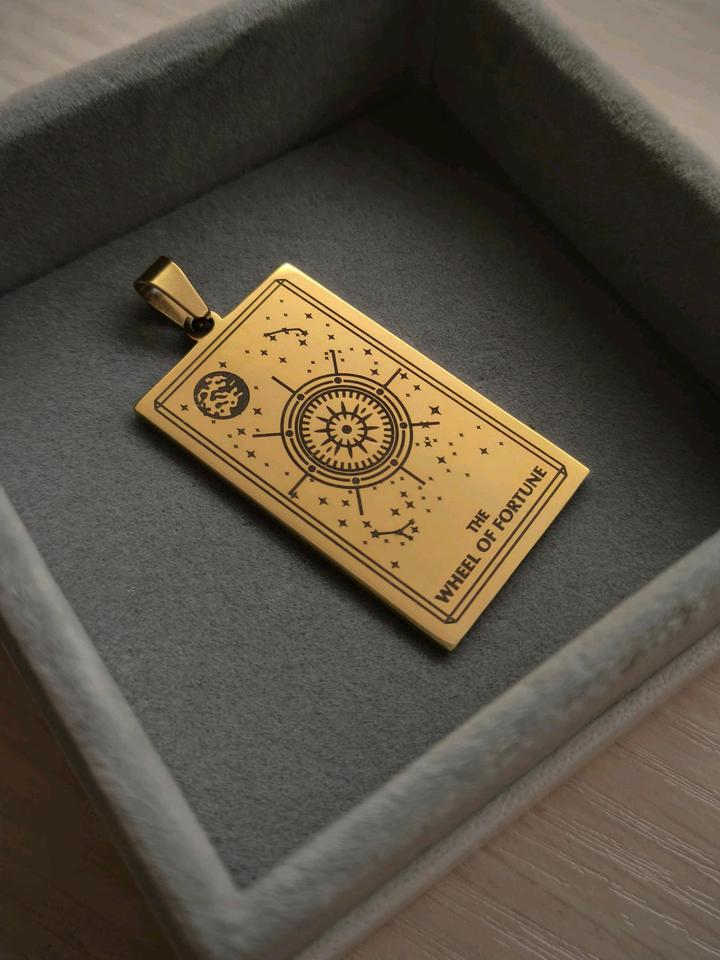 Новая подвеска с картой таро колесо фортуны тот самый аркан 2026 года