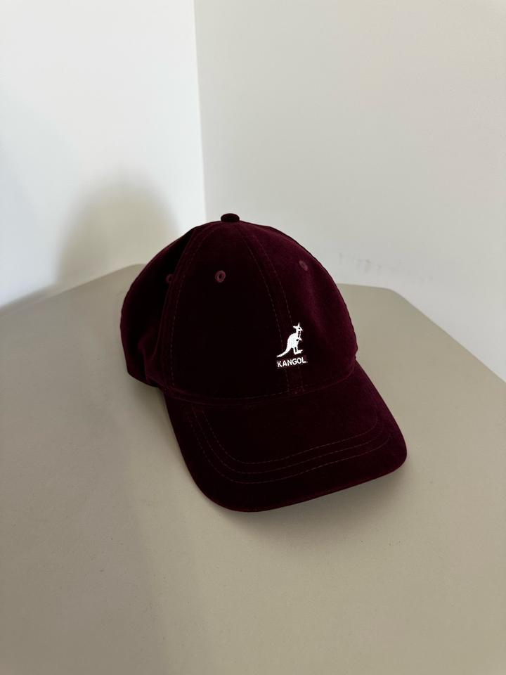 Бархатная кепка Kangol