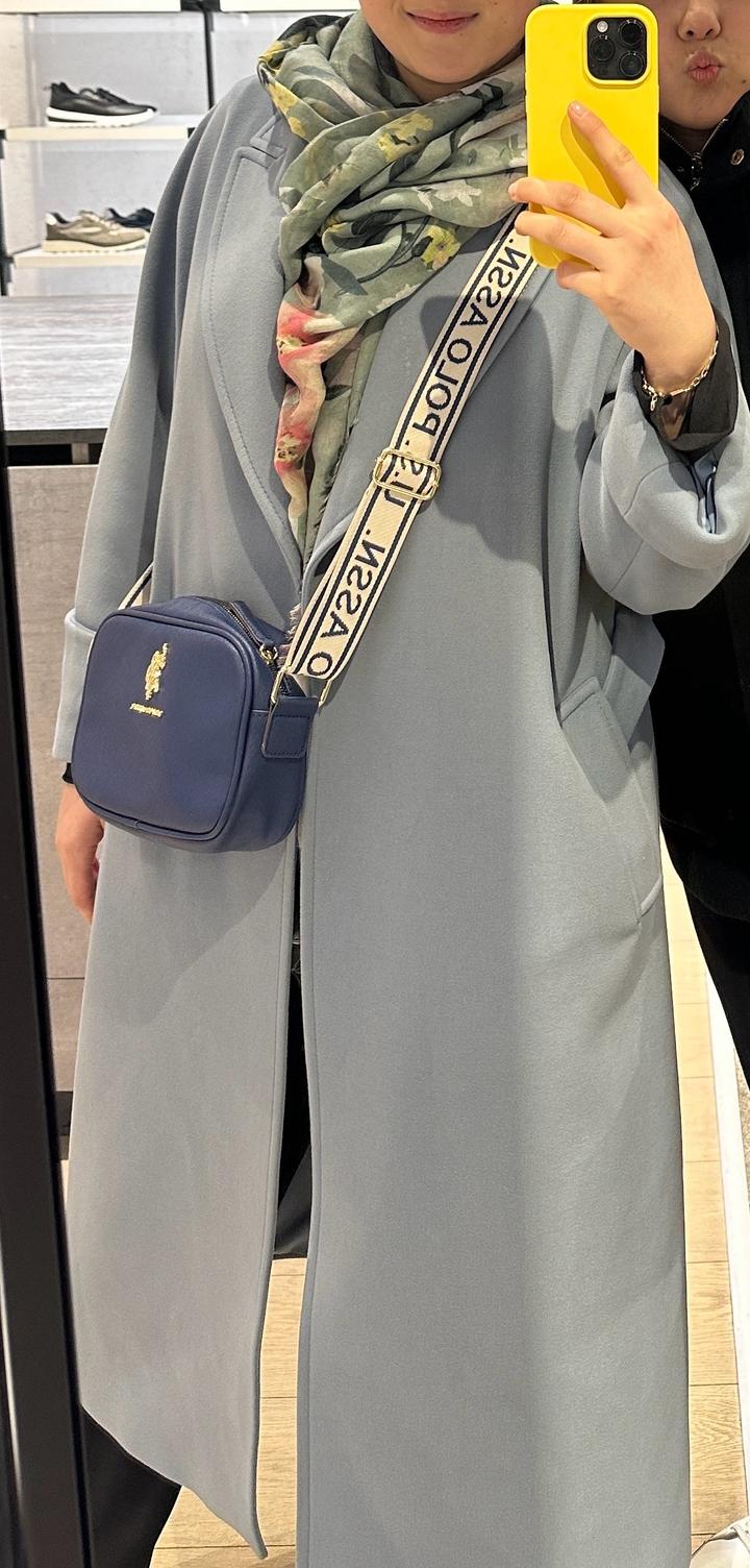 Голубое пальто