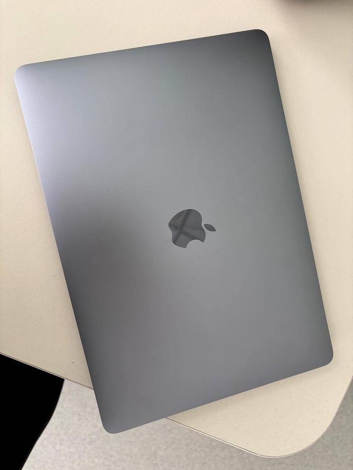 Apple Макбук Air 13 2020