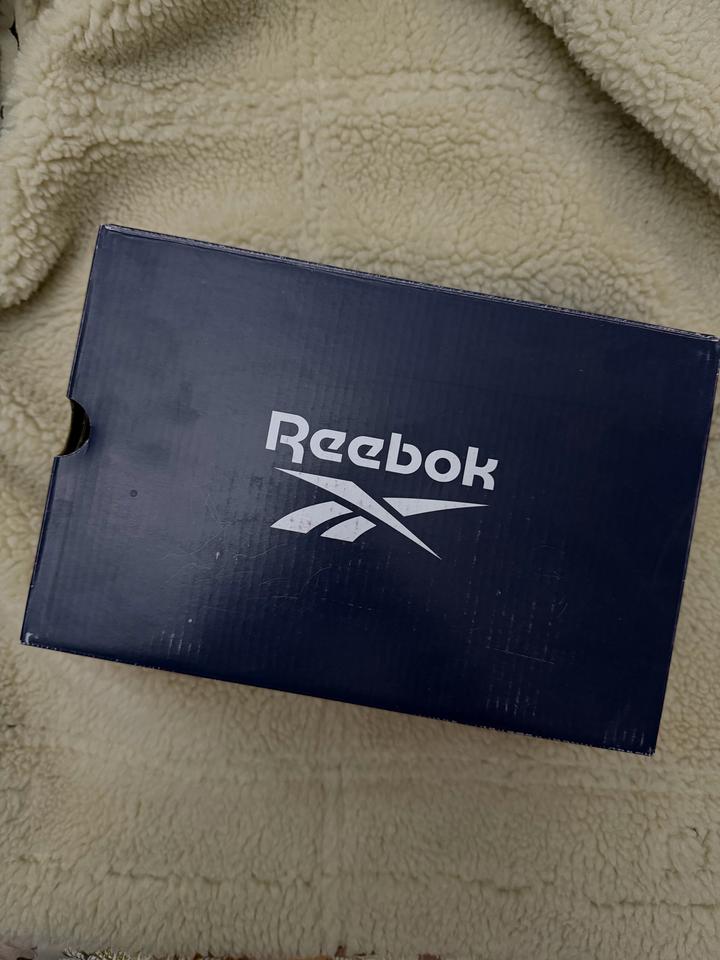 Женские кроссовки Reebok