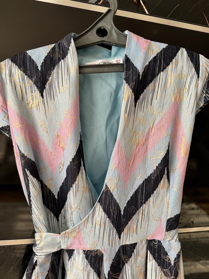 Шикарно платье Бренда Behcetti Italia