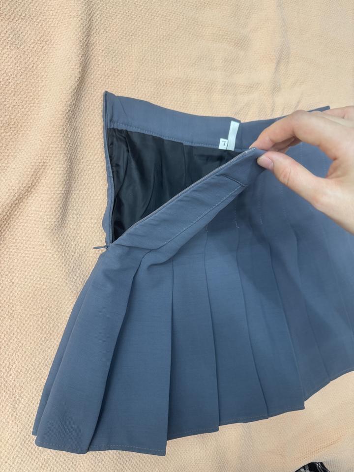 теннисная юбка серая короткая с внутренними защитными шортами