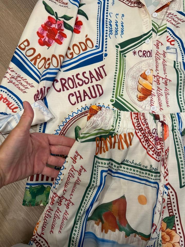 Яркая летняя двойка рубашка с шортами