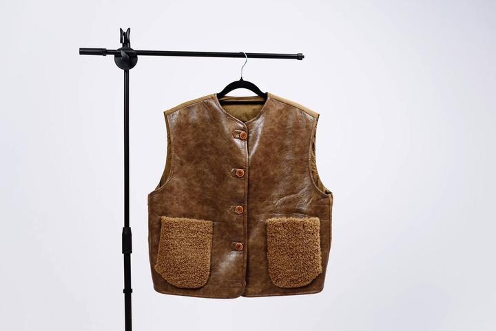 Двусторонняя жилетка